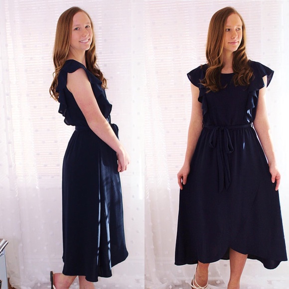 Flutter Sleeve Boutique Dress - Picture 1 of 2
